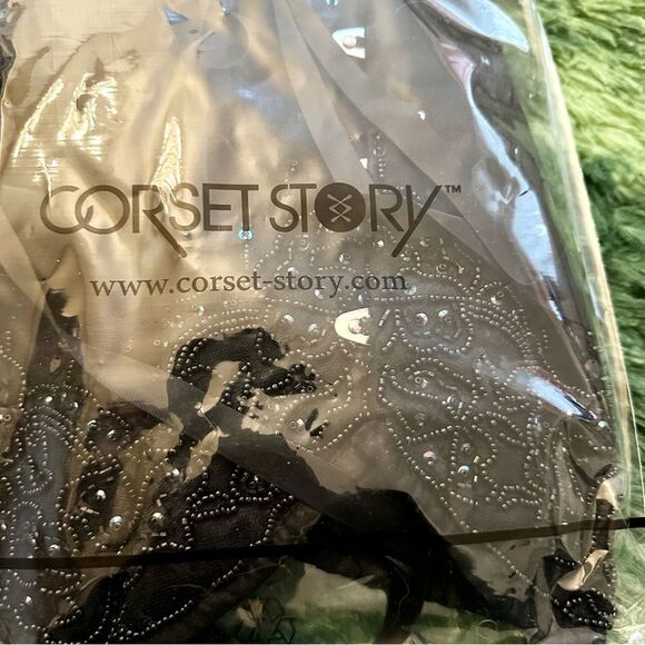 Chic Black Beaded Corset - Picture 3 of 6